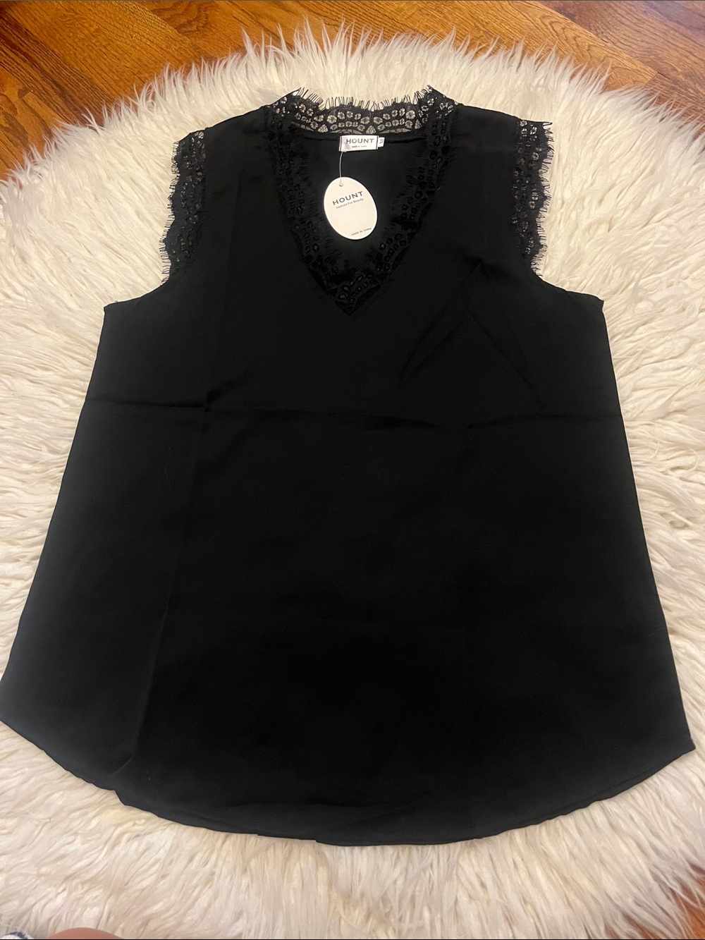 NWT Hount Women’s Black Lace-Trim V-Neck Camisole Size Medium